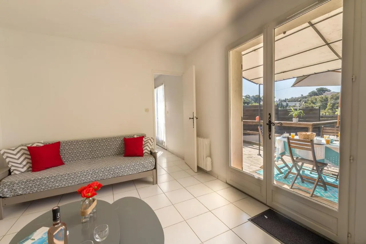 Le Verger, Villa Lumineuse Et Agreable Avec Son Espace Exterieur Clos Au Coeur De Notre Vignoble Hyères
