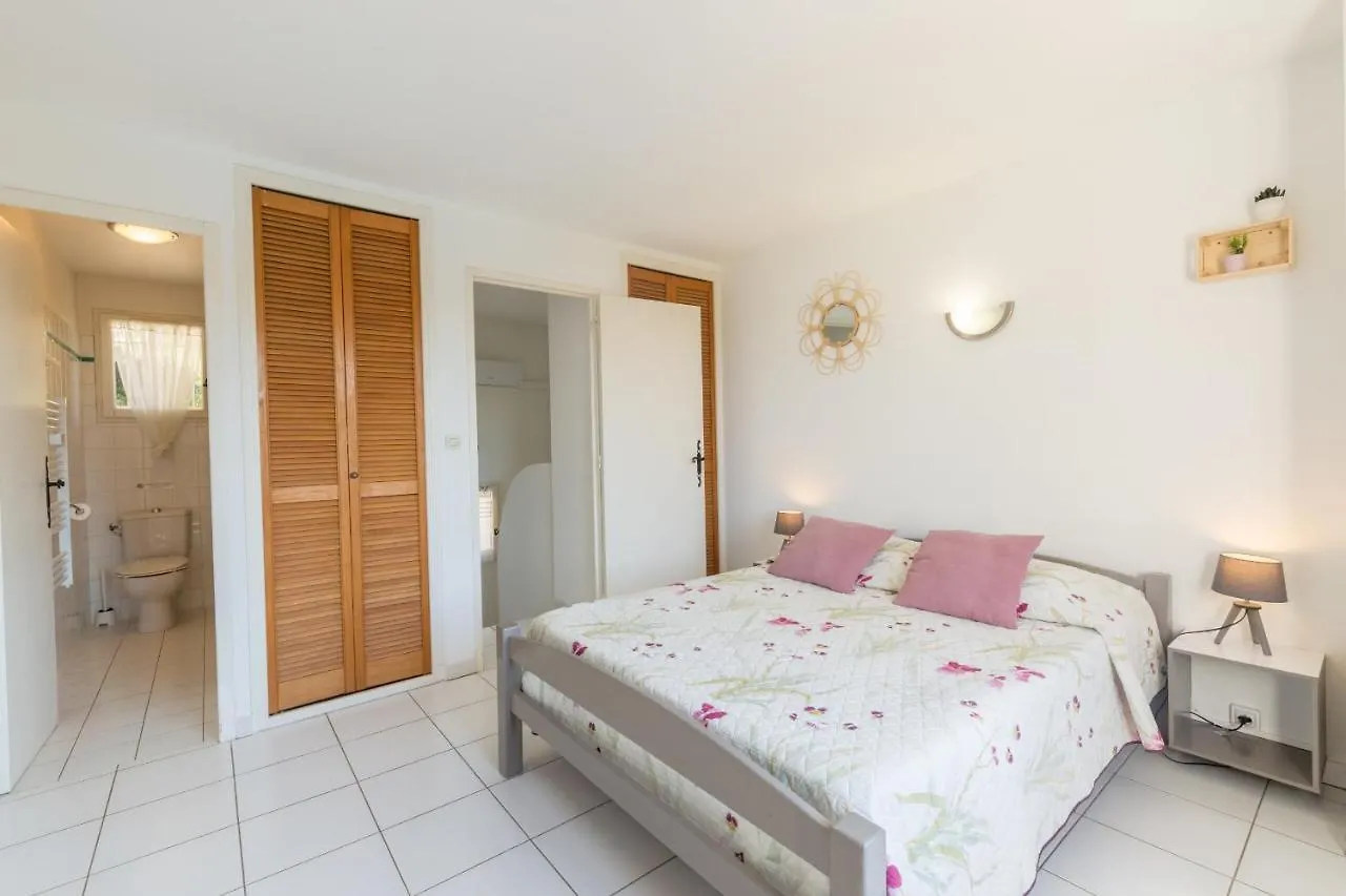 Le Verger, Villa Lumineuse Et Agreable Avec Son Espace Exterieur Clos Au Coeur De Notre Vignoble Hyeres